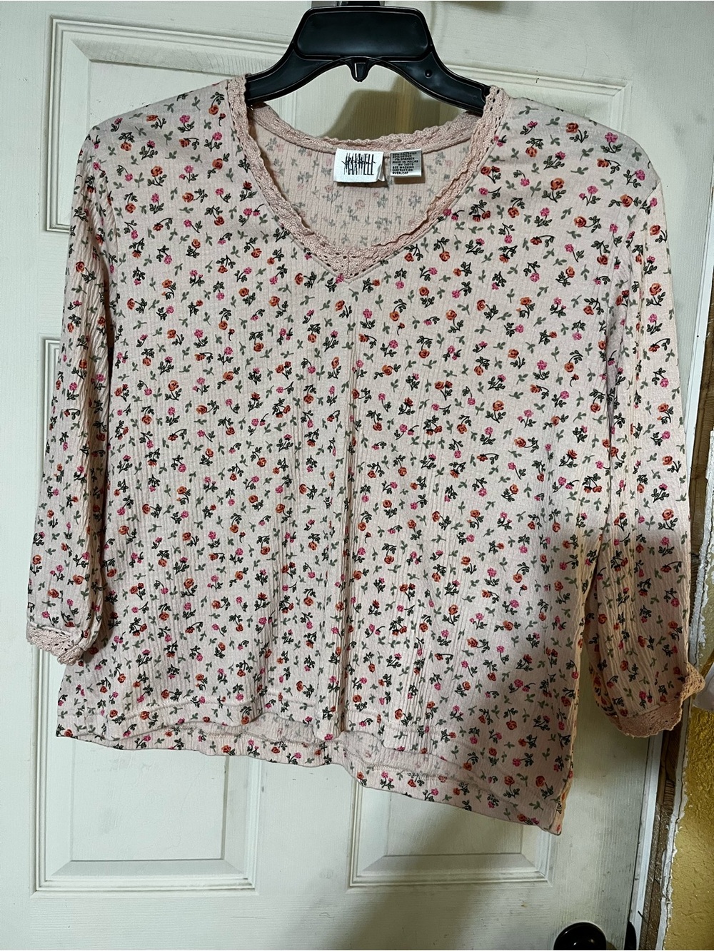 Smocked V‑Neck Floral Top in Blush Pink
